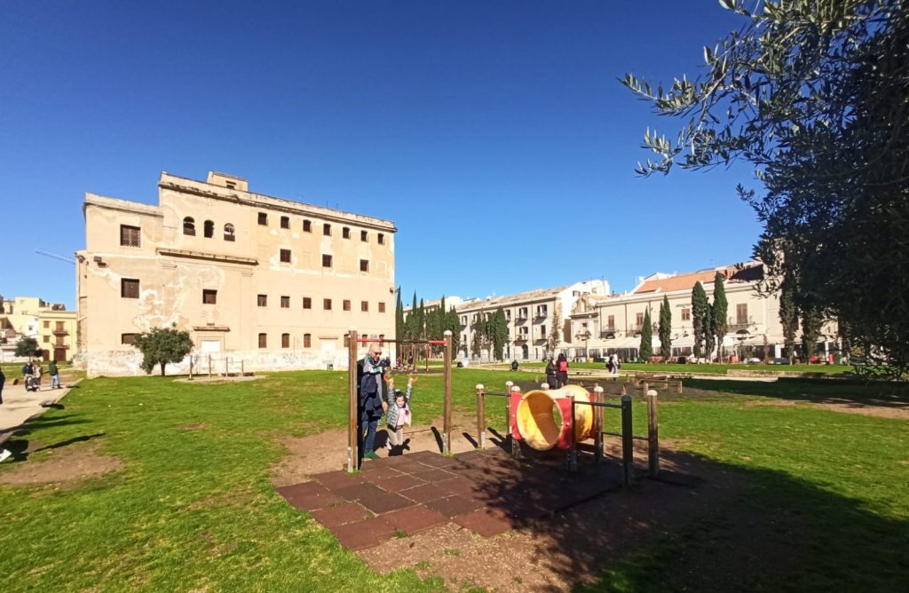 parco della magione con i bambini - poseidon residence